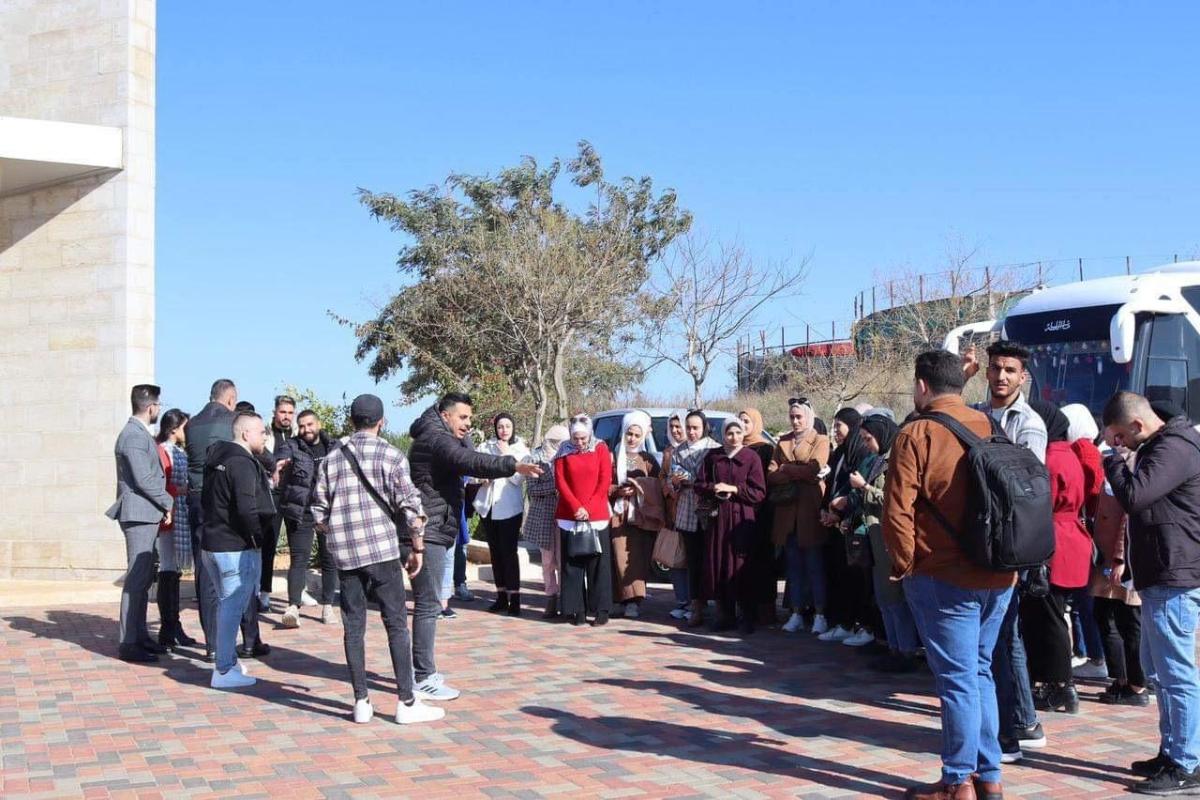  نابلس: تنظيم زيارة لطلبة مساق 