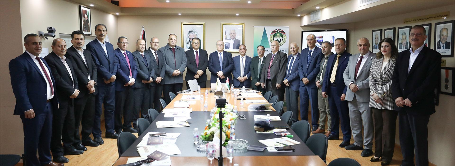 مجلس الجامعة يناقش أوضاع العمل الأكاديمي والإداري ويعتمد خططًا تطويرية لتعزيز الأداء المؤسسي وجودة المخرجات التعليمية والبحثية